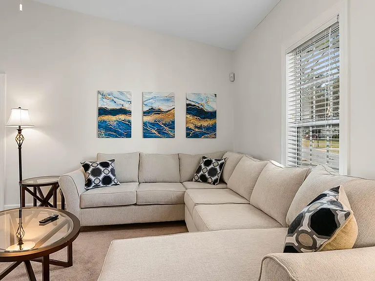 909 Danley Ln — Photo 10