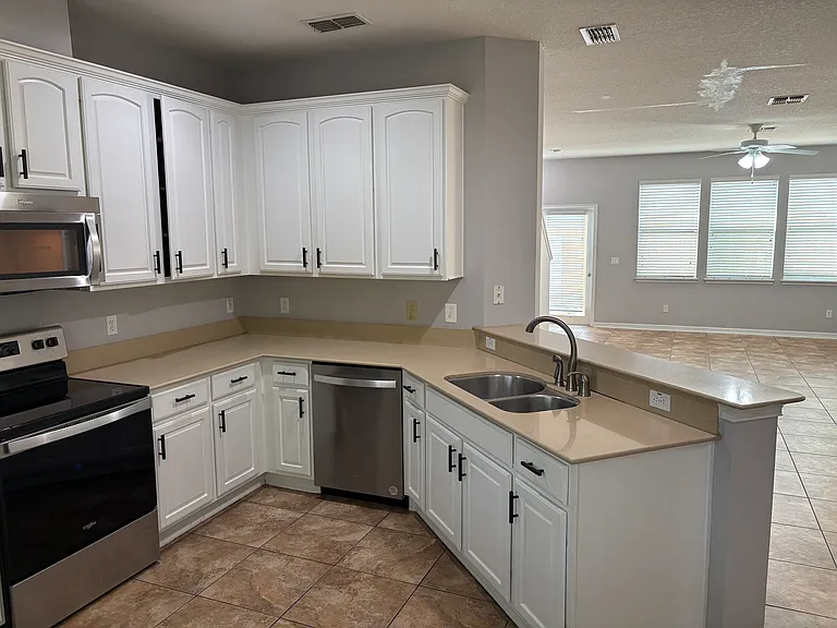 12979 Calderdale Ave — Photo 7