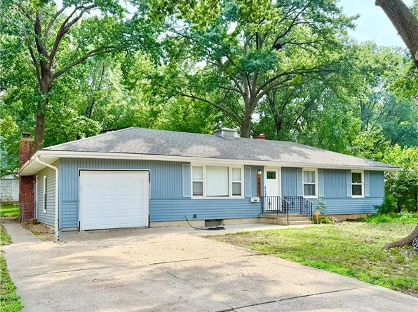 8811 E 84th St, Raytown, MO 64138