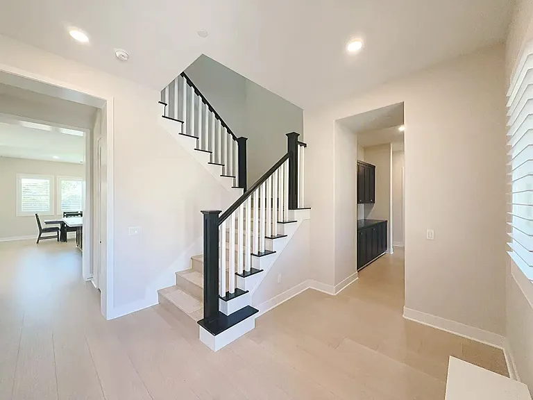 504 Cultivate — Photo 5