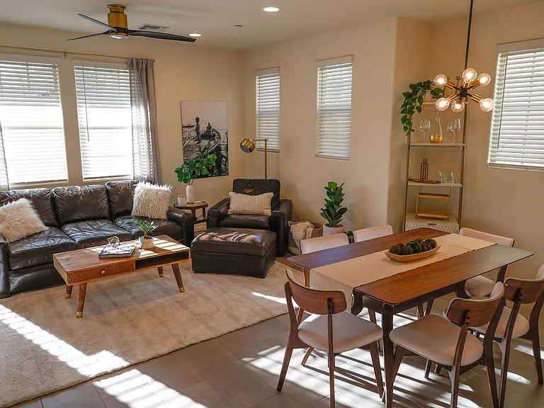 2658 S Harmony Ave — Photo 7