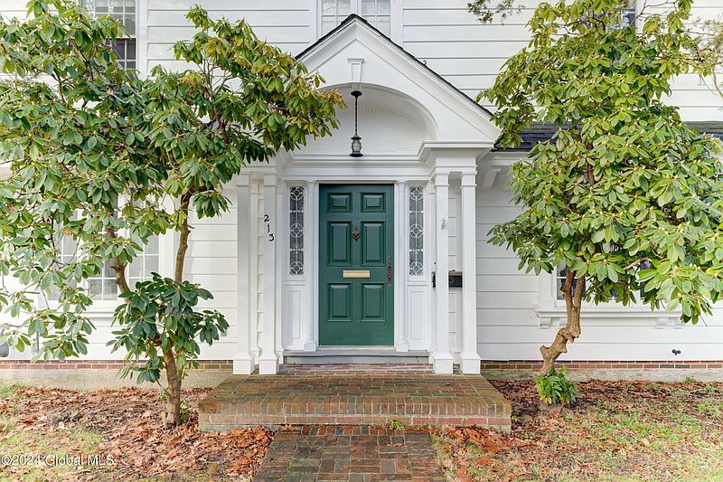 5th image of 213 S William Street