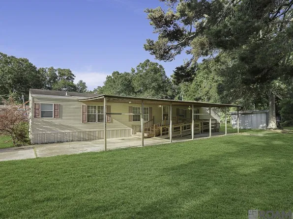 29437 Burns Ln, Walker, LA 70785