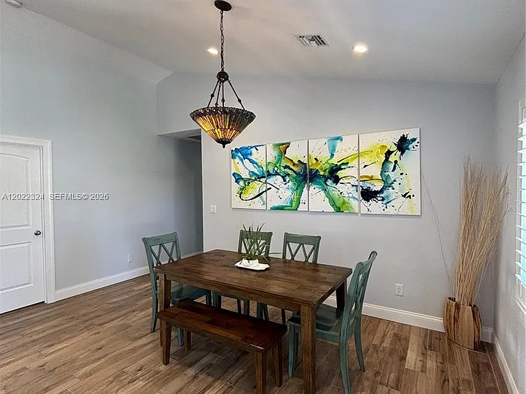 102 Venetian Dr — Photo 19