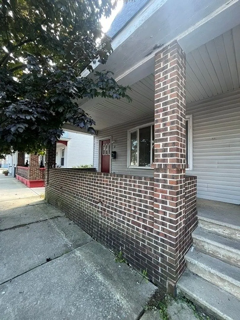 7 W Ludlow Street — Photo 2