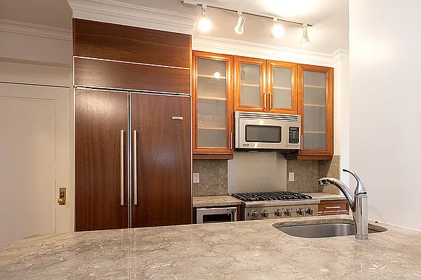 Rented by Rita S Citrin, LREB | media 24