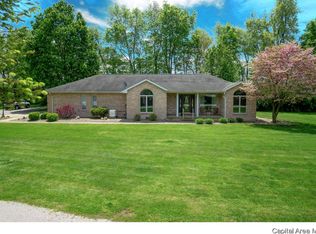 2641 Sunny View Dr, Illiopolis, IL 62539