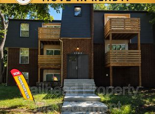 1107 W 40th St APT 1, Kansas City, MO 64111
