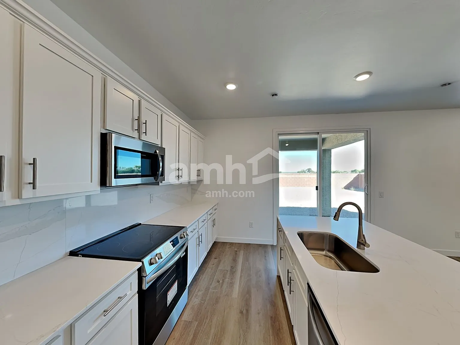 5 bed, 3.0 bath, 2485 sqft, $2,860 — Photo 4