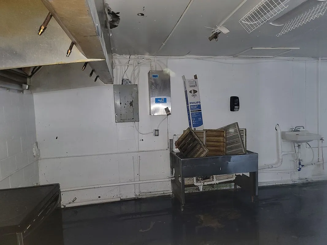 1 bed, 2.0 bath, 2500 sqft, $1,800 — Photo 4