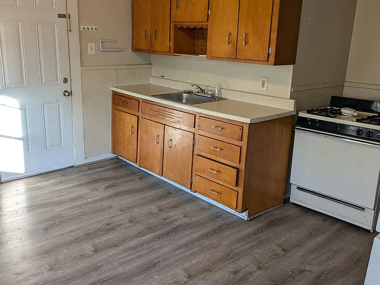 317 Grove St #2F — Photo 7
