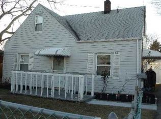 814 County Line Rd, Amityville, NY 11701