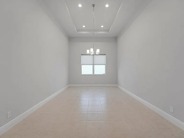 12582 Nautilus Cir — Photo 8