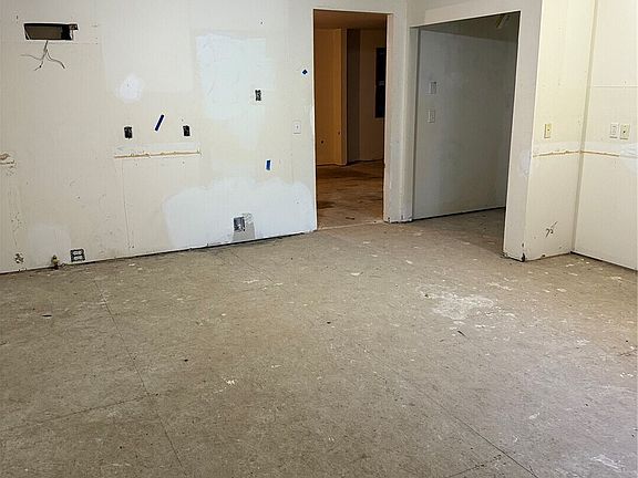 5th image of 127 10th Street