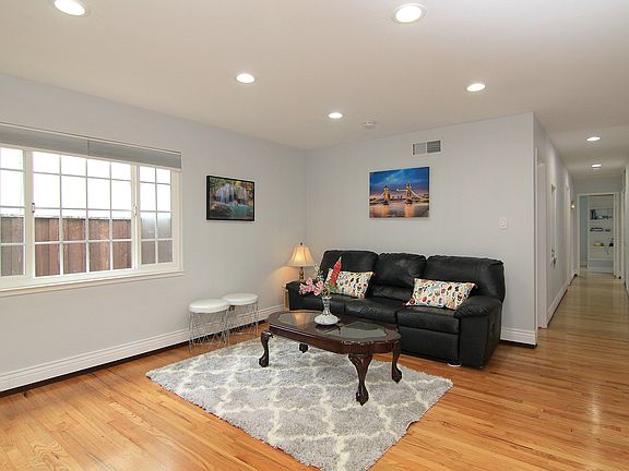 4th image of 1109 Danbury Dr