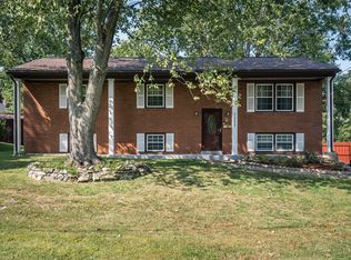 1111 Hennepin Dr, Louisville, KY 40214