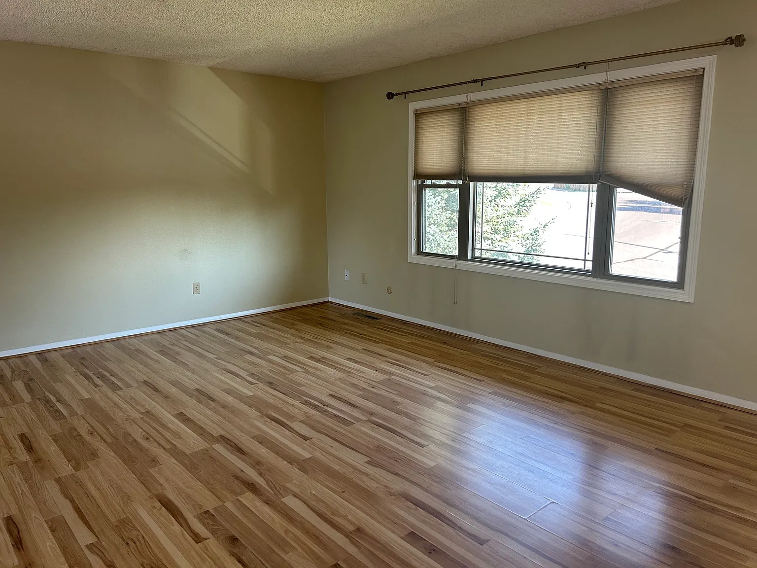 3 bed, 2.5 bath, 1776 sqft, $2,800 — Photo 3