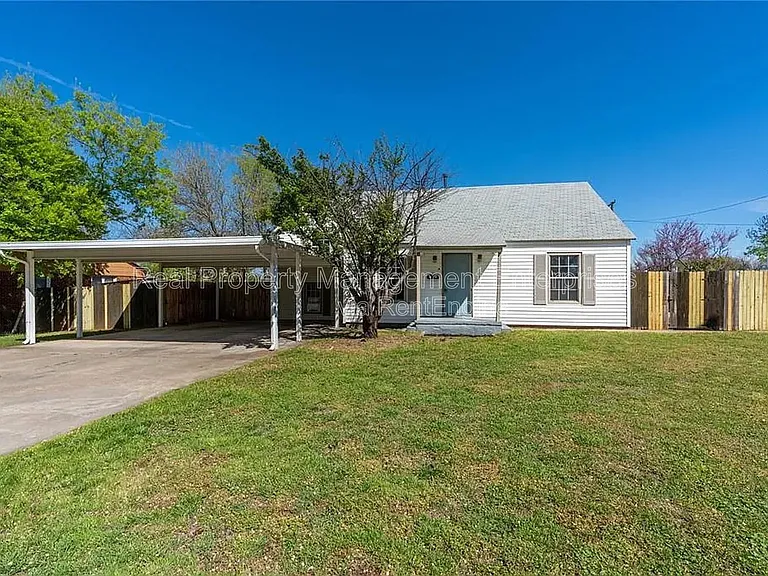 3633 N Youngs Blvd — Photo 2