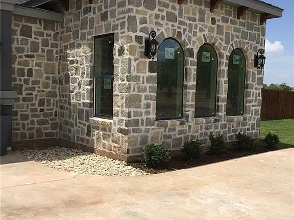 5th image of 217 Merlot Dr