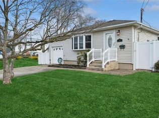 43 Lafayette Rd, West Babylon, NY 11704