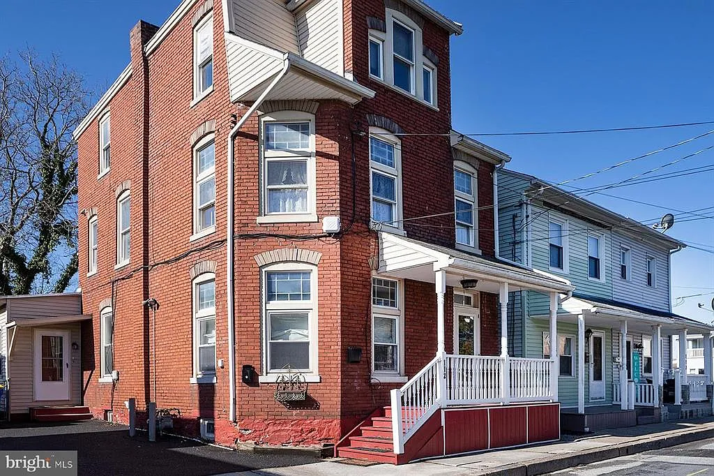 Building Photo - 112 Nissley St #2