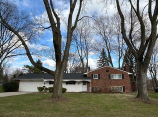 3636 W Bradford Dr, Bloomfield Hills, MI 48301
