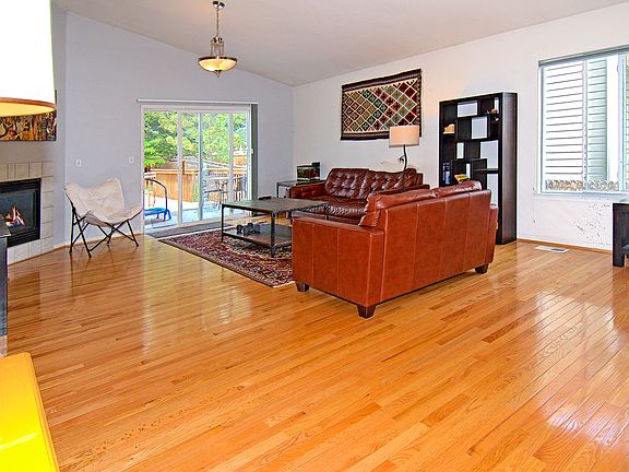 4th image of 1479 Wildrose Dr