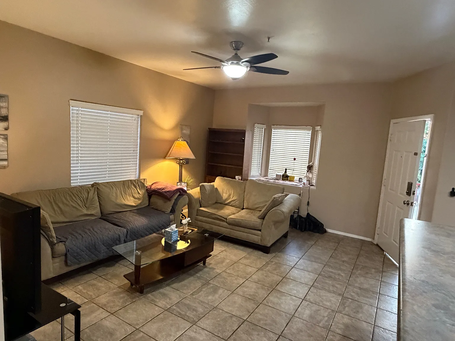 3 bed, 1081 sqft, $600 — Photo 1