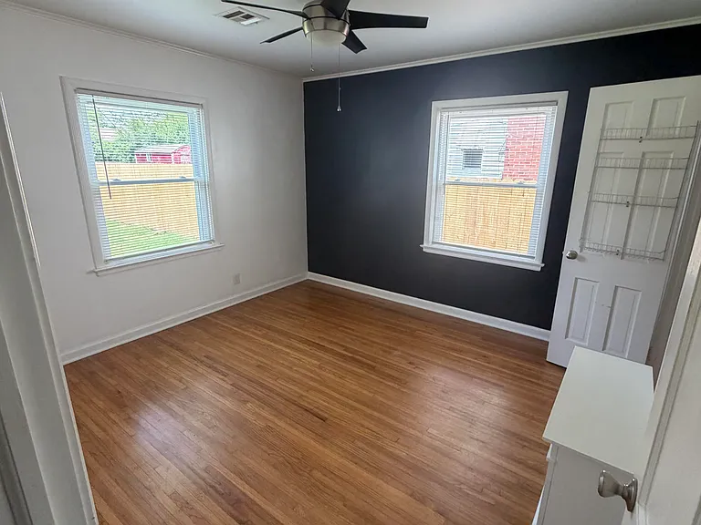 2515 E 2nd St — Photo 5