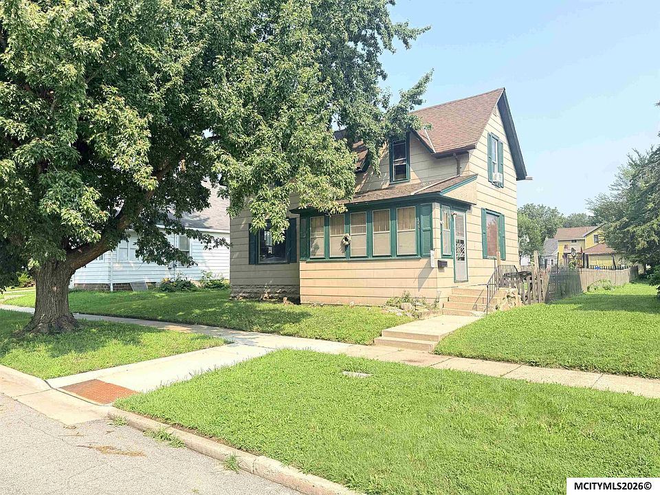 1st image of 526 6th St SE