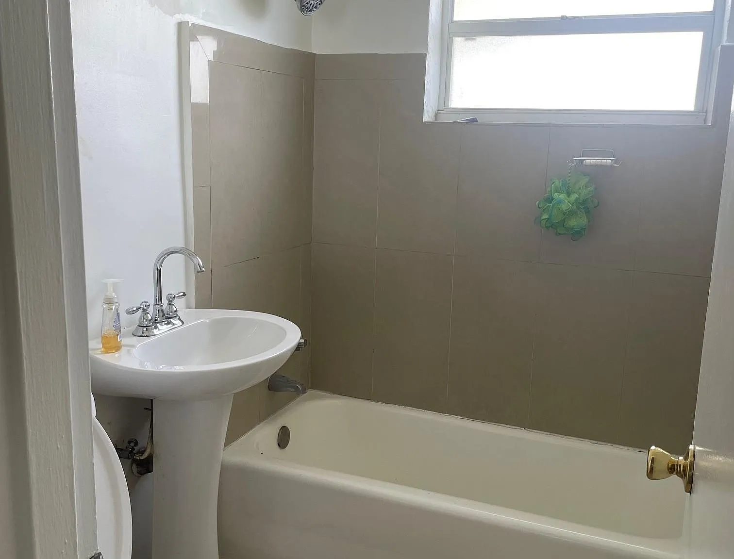 3 bed, 795 sqft, $2,600 — Photo 4