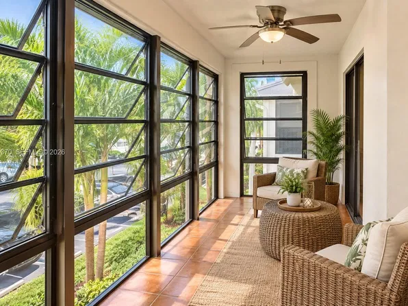 827 NE 199th St APT 205, Miami, FL 33179
