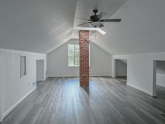 4th image of 102 E Whalen St