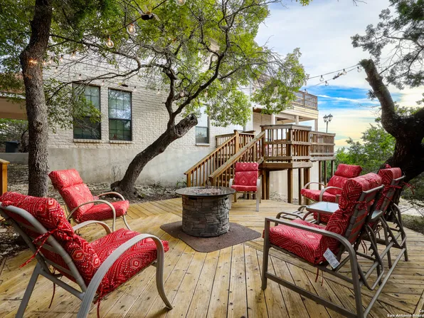 1401 LAKEPARK DR, Lakehills, TX 78063