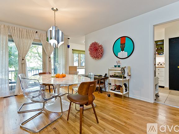 5th image of 2801 S Michigan Ave Unit A