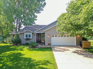 1907 McKinley Dr, Northfield, MN 55057