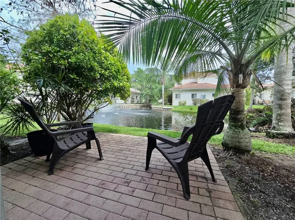 560 7th Sq APT 102, Vero Beach, FL 32962