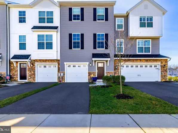 21 Sanctuary Pl, West Deptford, NJ 08086