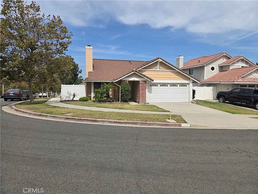 3 bed, 1312 sqft, $3,000 — Photo 2