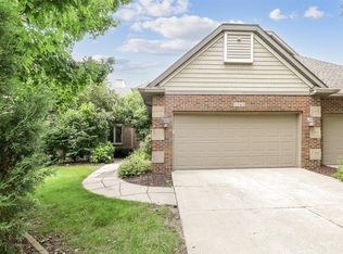 1069 Glen Oaks Dr, West Des Moines, IA 50266