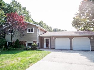 15460 Groesbeck St, Grand Haven, MI 49417