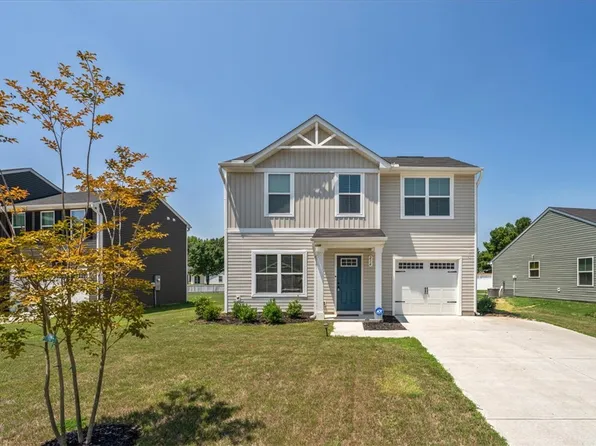 216 Highland Station Dr, Clinton, SC 29325