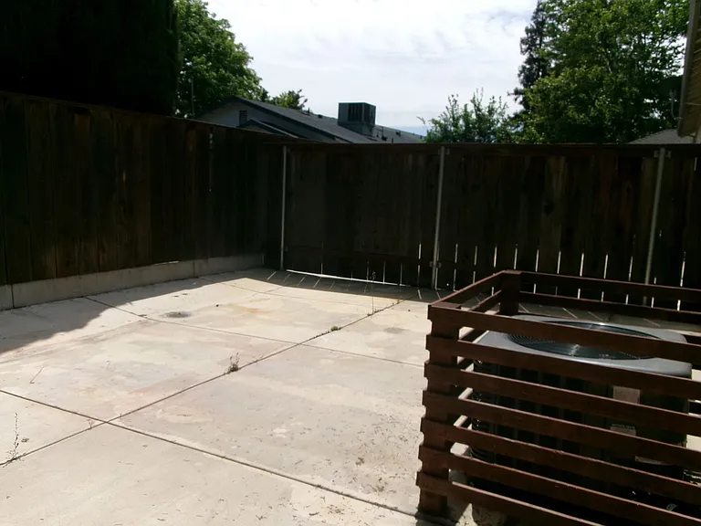 1201 E G St — Photo 29