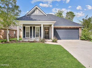 1000 Southlake Cir, Youngsville, LA 70592