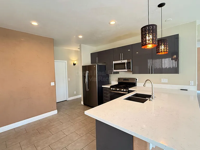 6425 W Desert Hollow Dr — Photo 9