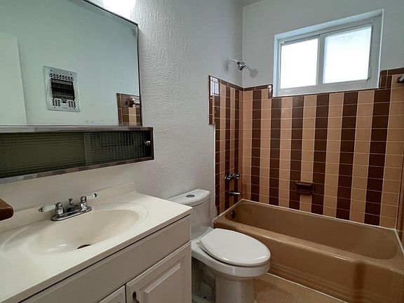 5th image of 600 72nd St Unit 8-600-8
