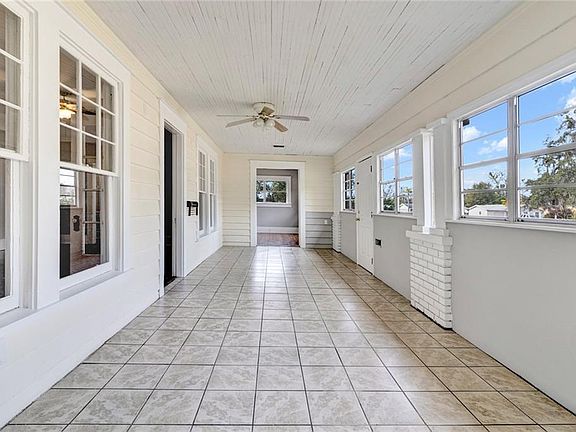 4th image of 907 W 20th St