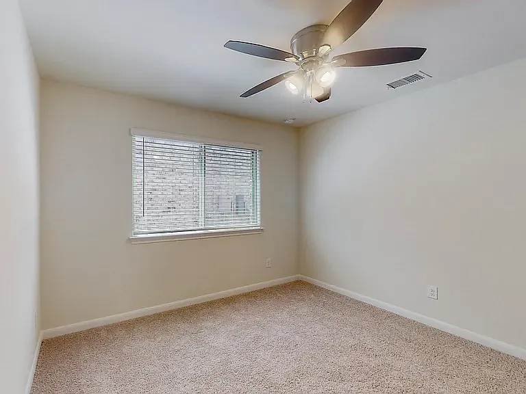 1264 Sumner St — Photo 12