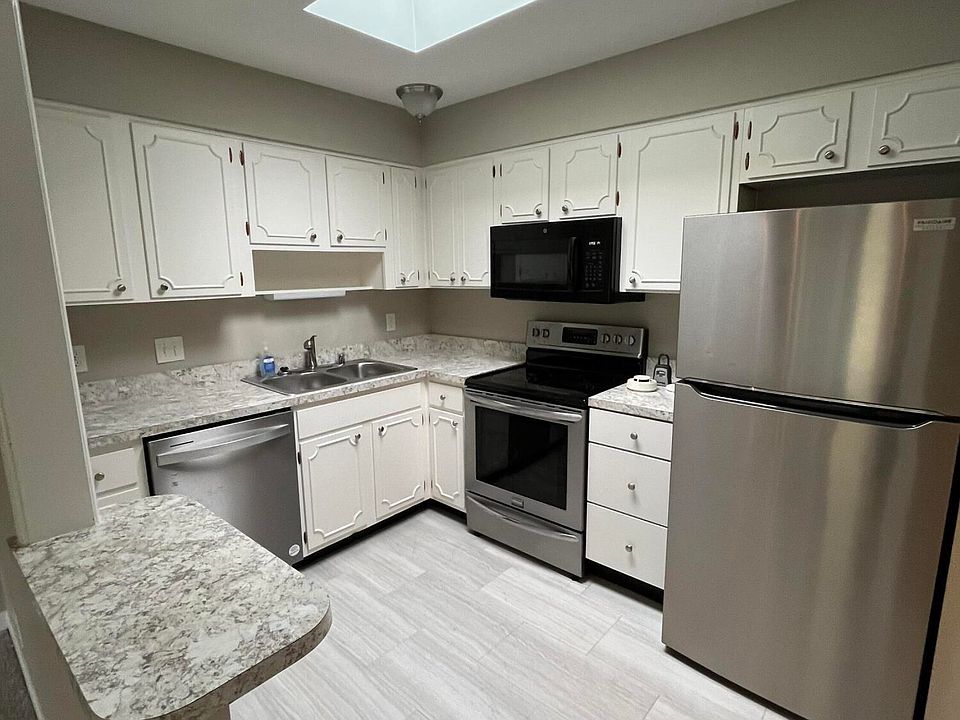 1st image of 1935 Gardiner Ln APT H130