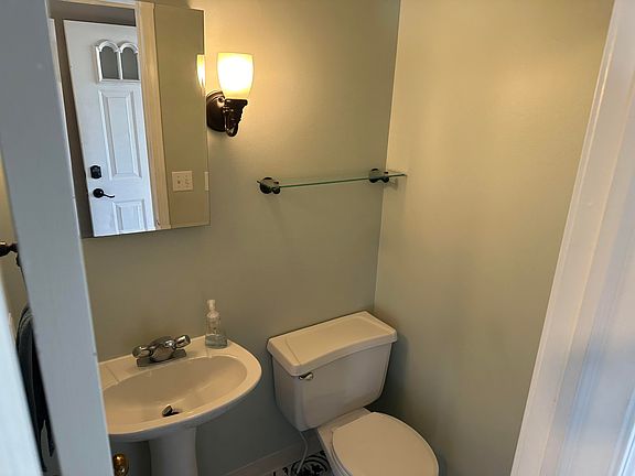 Downstairs half bath